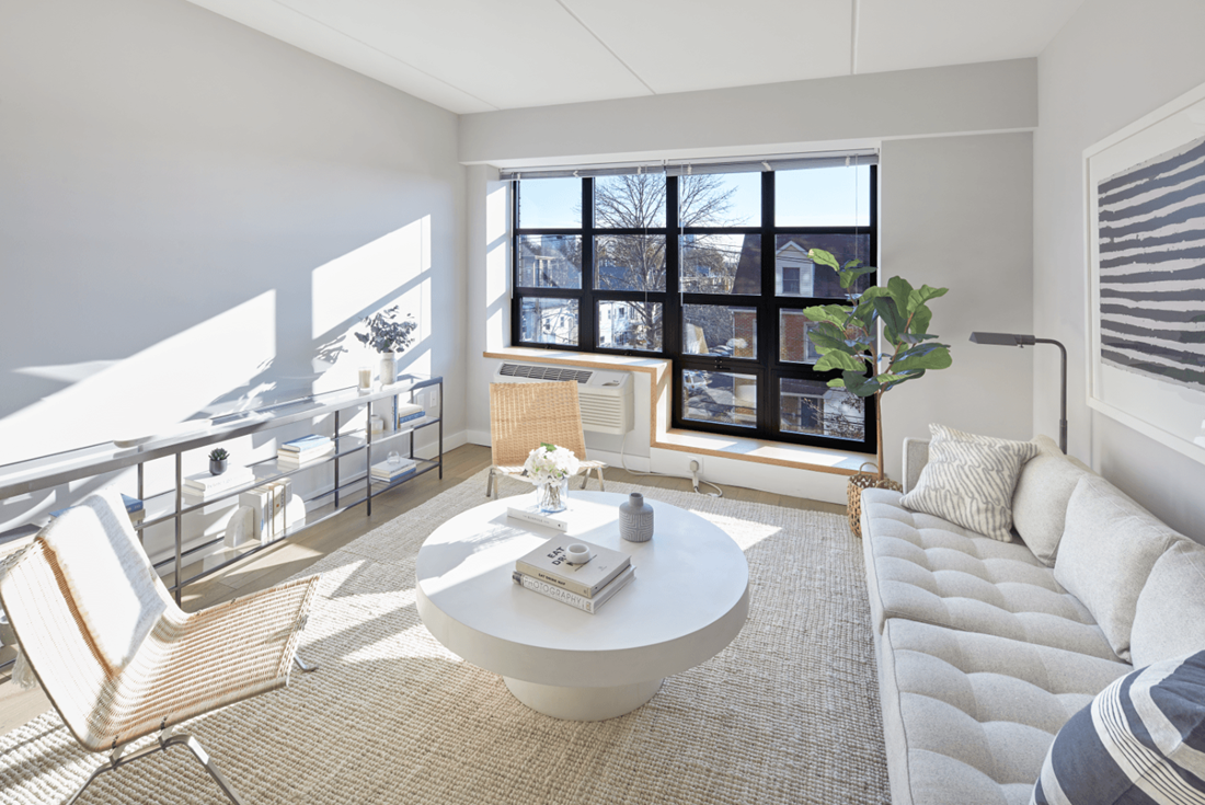 Embankment House Apartments photo